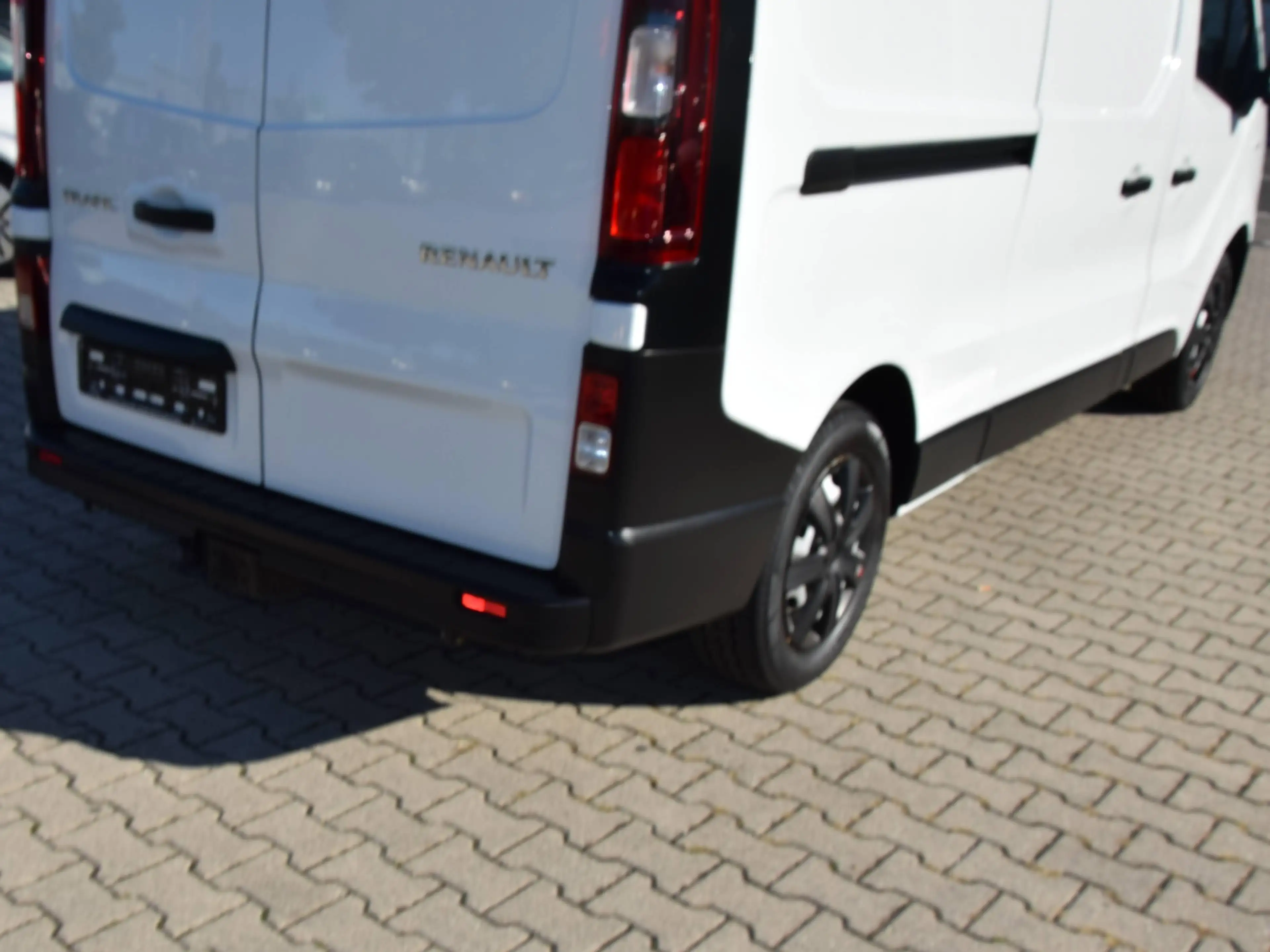 Renault Trafic L2H1 2,9t Komfort — photo 14