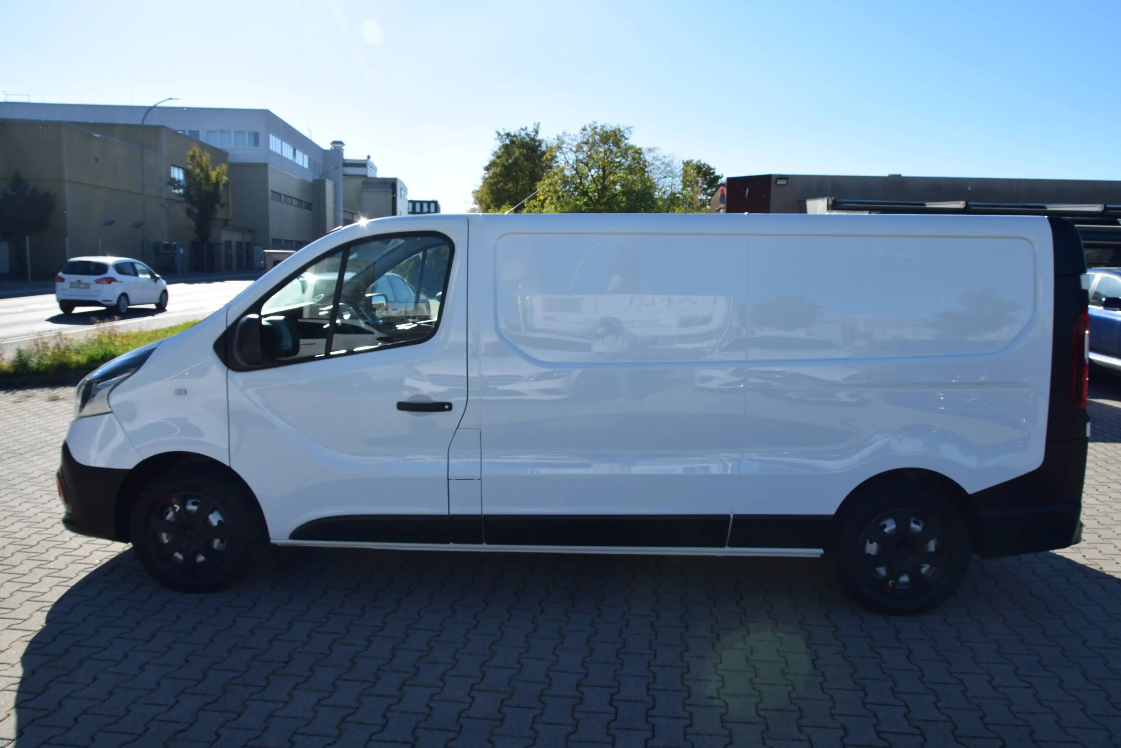 Renault Trafic L2H1 2,9t Komfort — photo 13