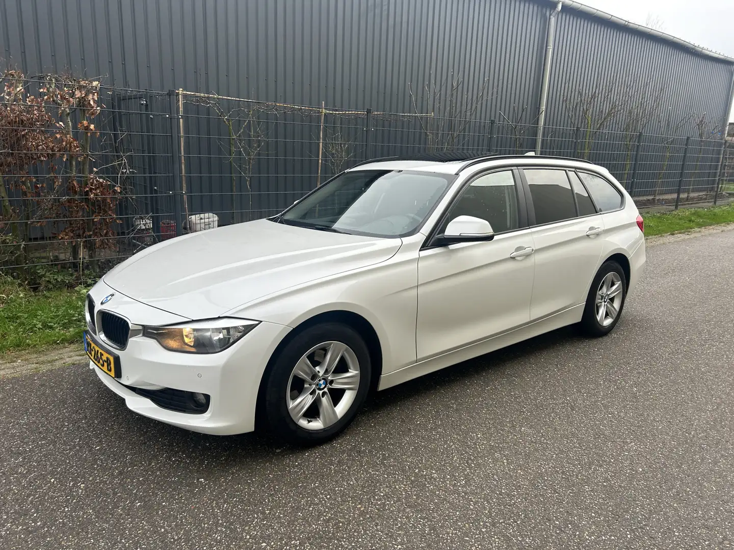 BMW 318 3-serie Touring 318d High Executive / AUTOMAAT / L Wit - 2