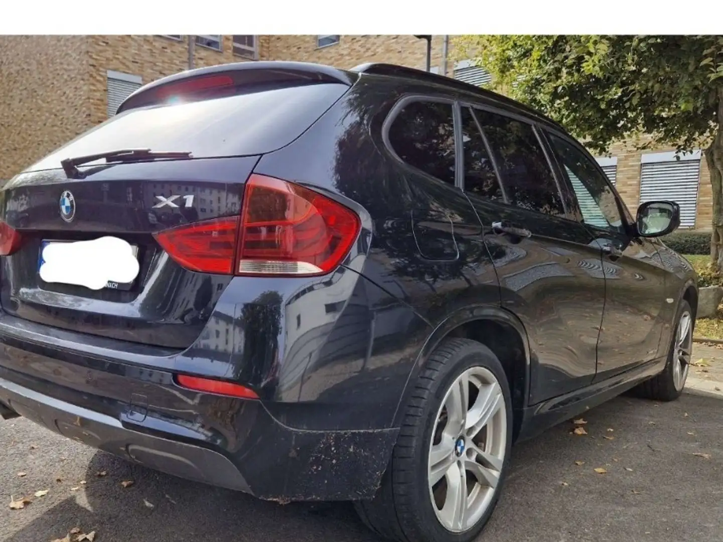 BMW X1 xDrive20d Aut. Schwarz - 2