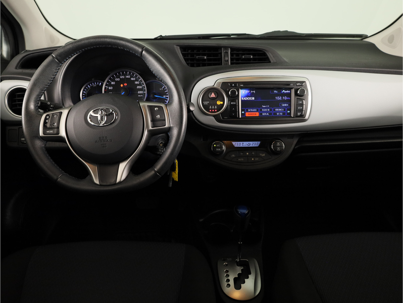 Toyota Yaris 1.5 Full Hybrid Aspiration | Climate Control | Par — photo 4