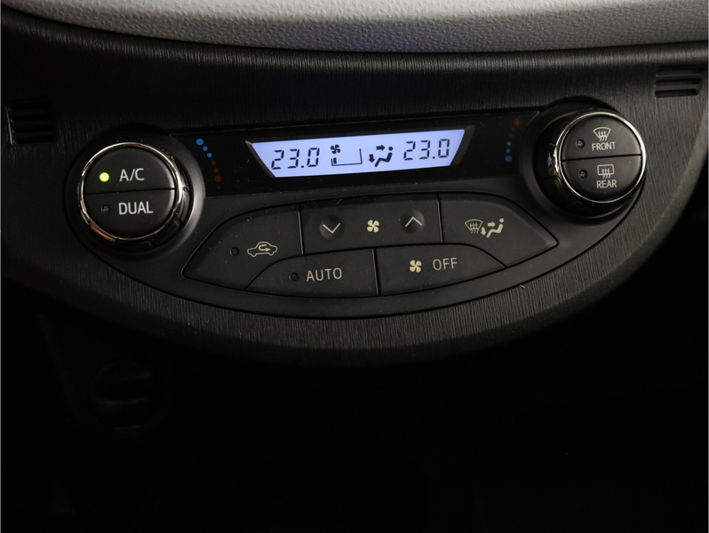 Toyota Yaris 1.5 Full Hybrid Aspiration | Climate Control | Par — photo 8