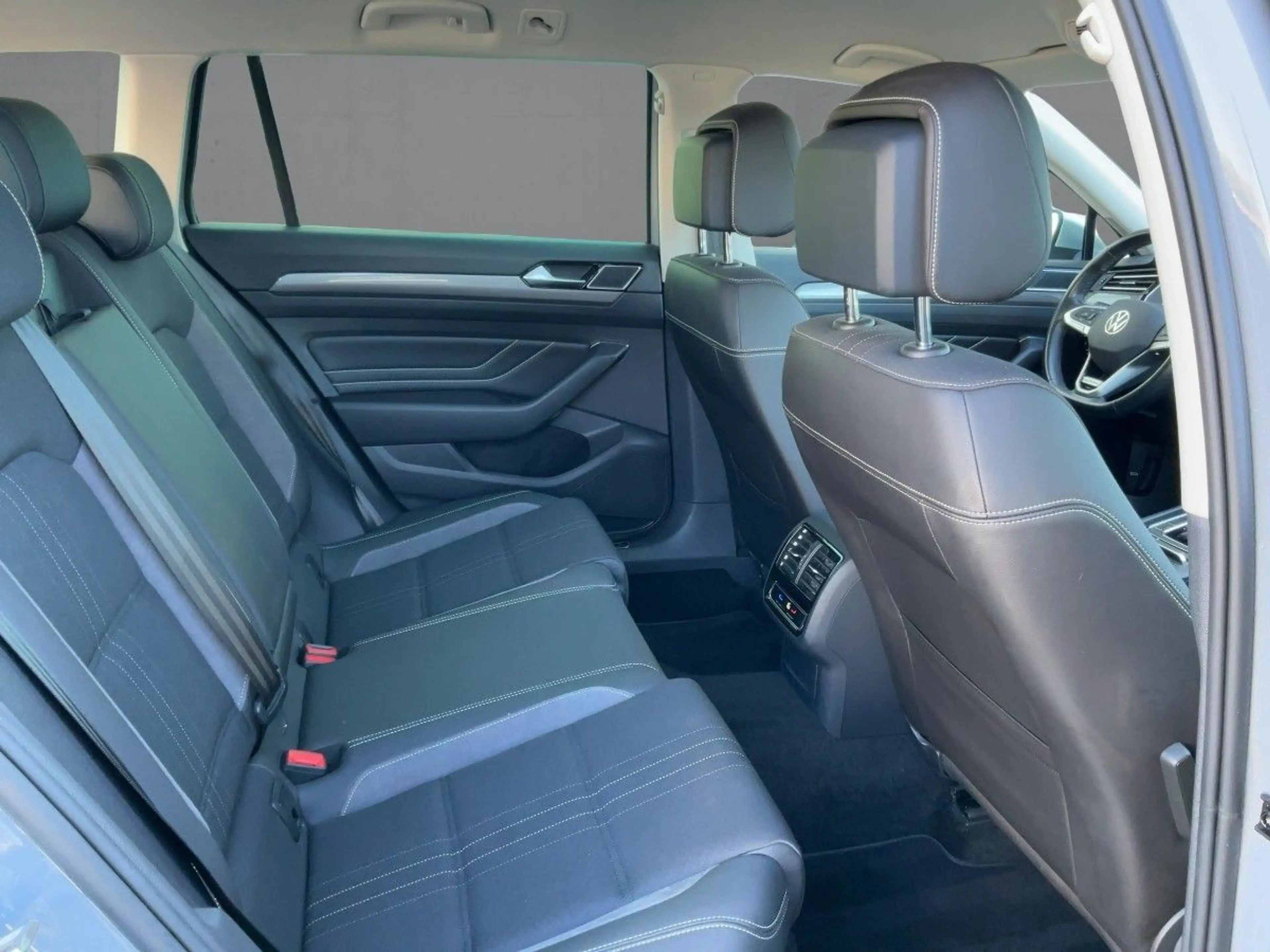 Volkswagen Passat Alltrack Passat Variant Alltrack 2.0 TDI DSG LED+NAV+RFK — photo 13