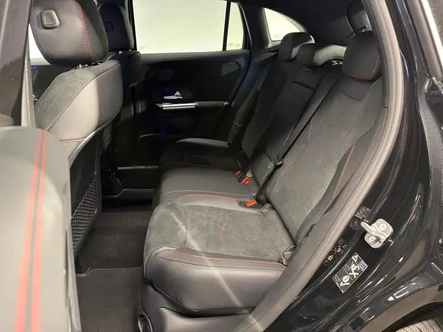 Mercedes-Benz GLA 200 d 4MATIC Österreich-Edition Ansicht 8