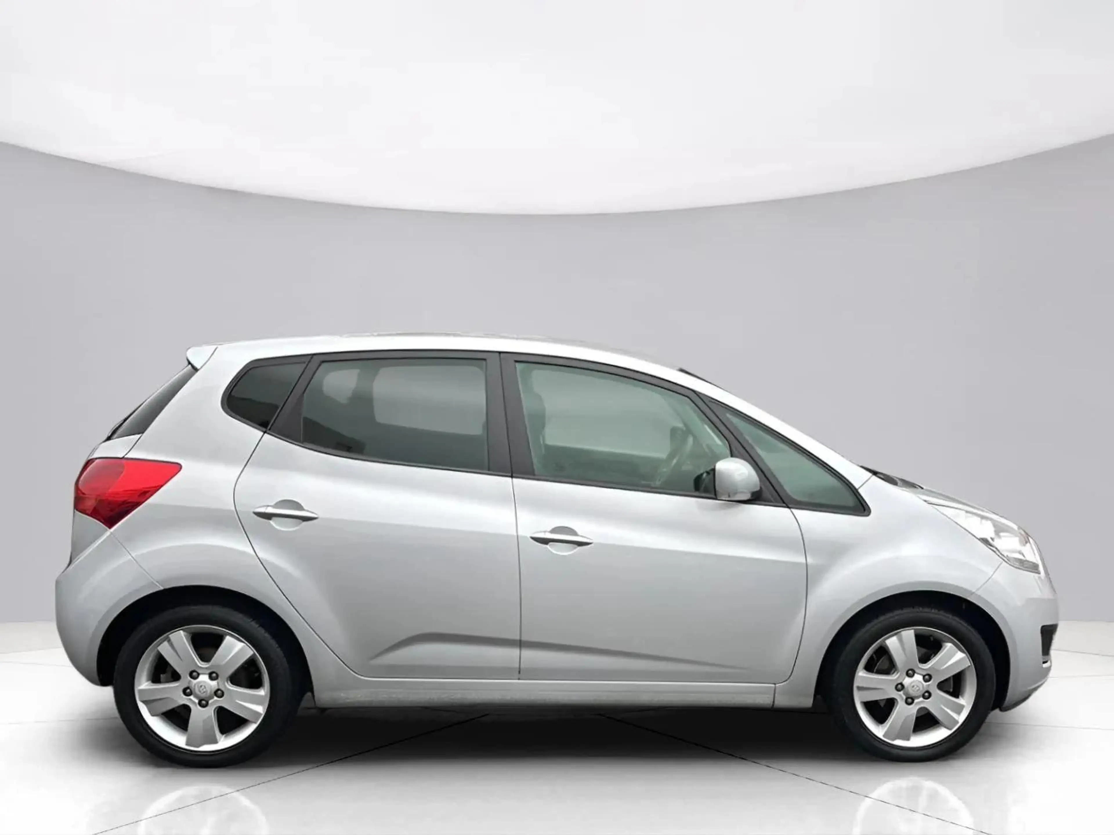 Kia Venga Automatik*1.Hand*HU/AU Neu*SHZ*Temp.*Kamera*PDC*BT — photo 6
