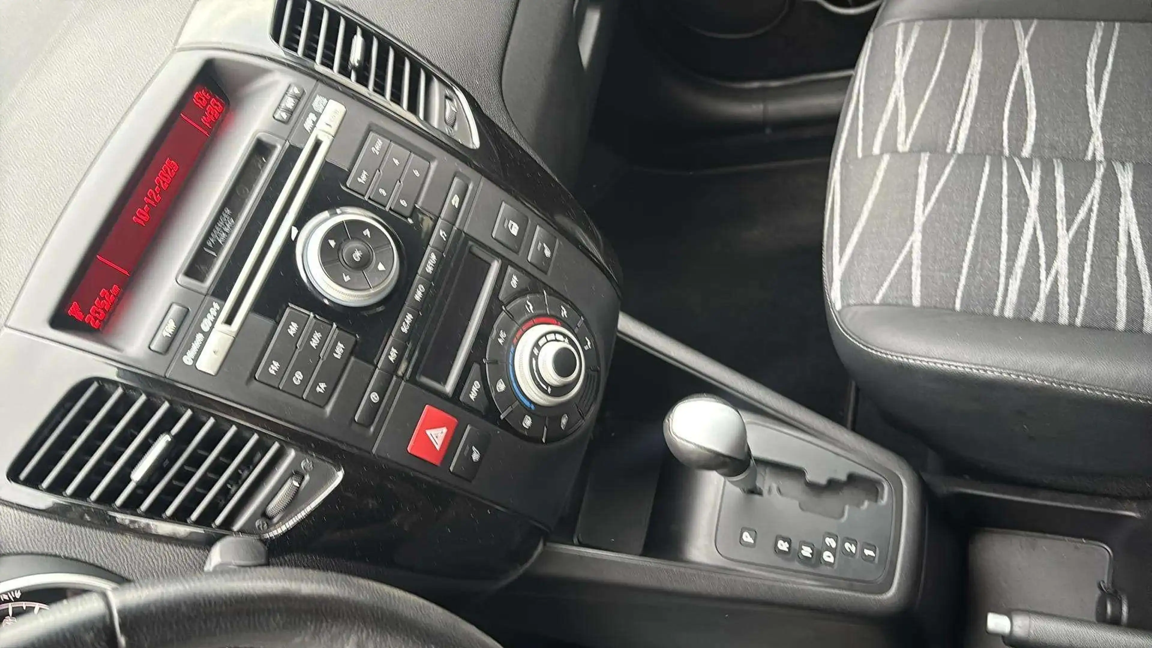 Kia Venga Automatik*1.Hand*HU/AU Neu*SHZ*Temp.*Kamera*PDC*BT — photo 10