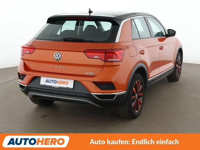 Volkswagen T-Roc view 6