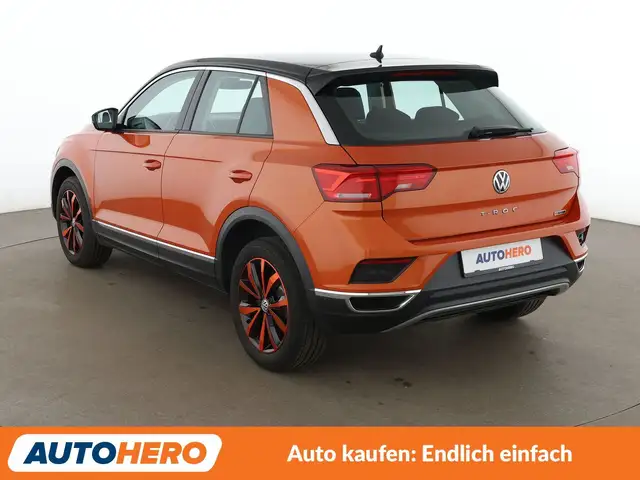 Volkswagen T-Roc view 4