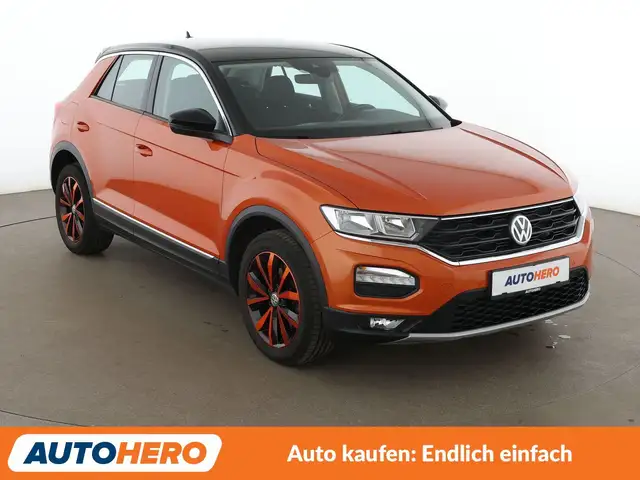 Volkswagen T-Roc view 8