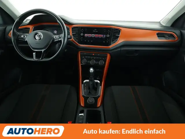 Volkswagen T-Roc view 12