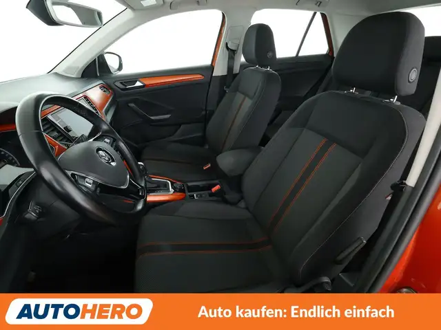 Volkswagen T-Roc view 10