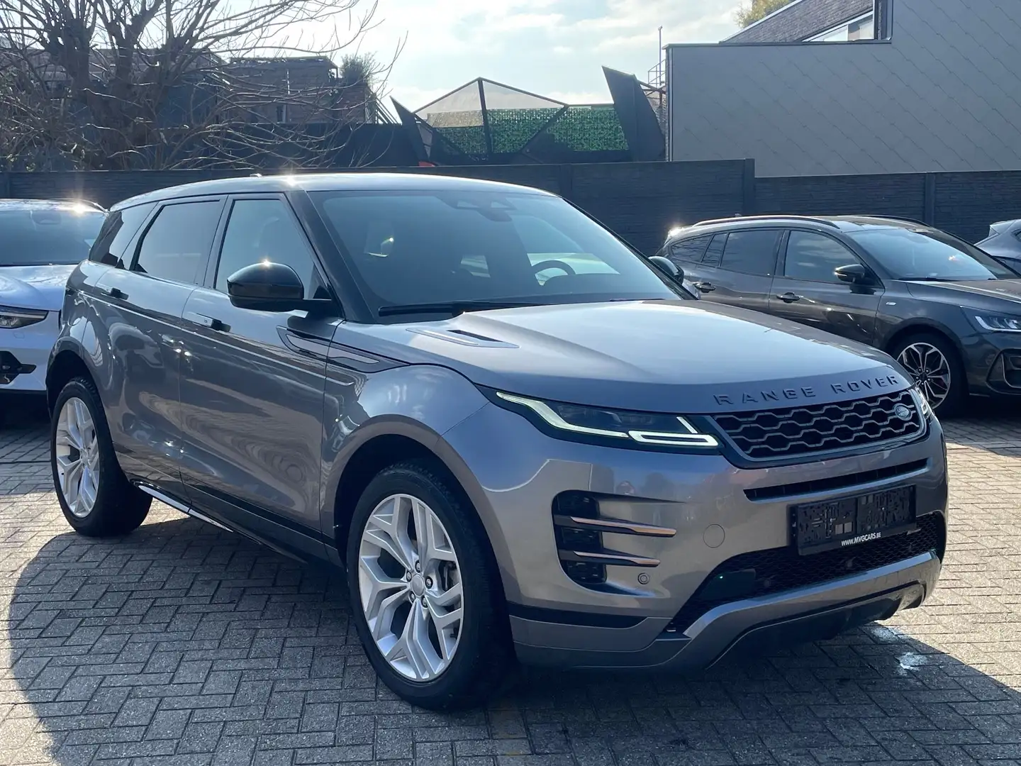 Land Rover Range Rover Evoque 2.0 Turbo MHEV 4WD P200 R-Dynamic SE Grijs - 1