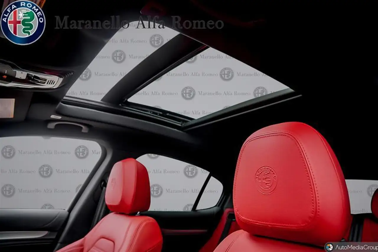 Alfa Romeo Stelvio снимка Alfa Romeo Stelvio