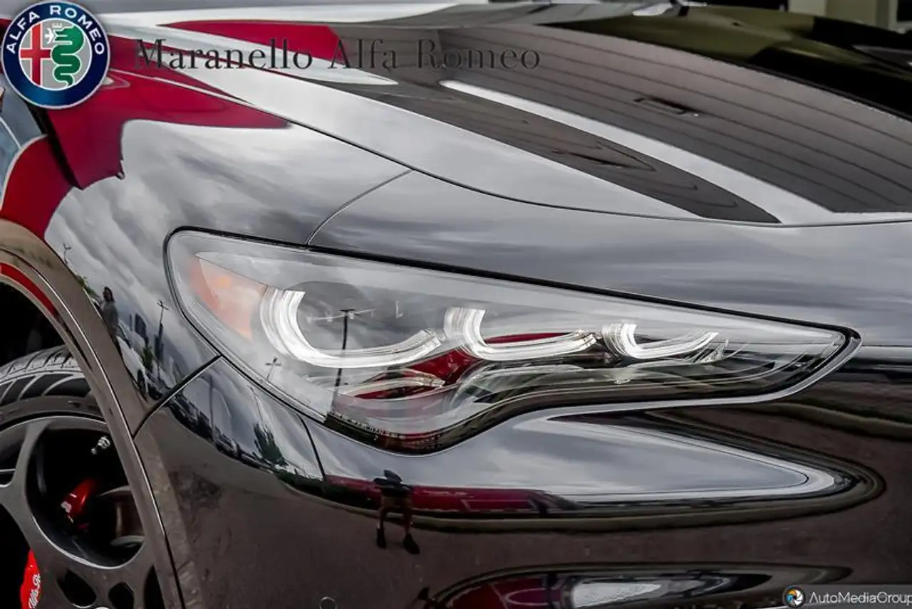 Alfa Romeo Stelvio снимка Alfa Romeo Stelvio