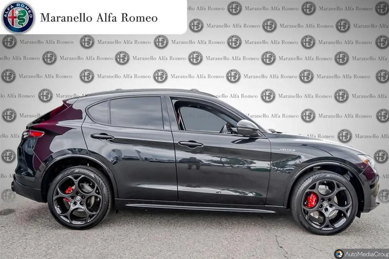 Alfa Romeo Stelvio снимка Alfa Romeo Stelvio