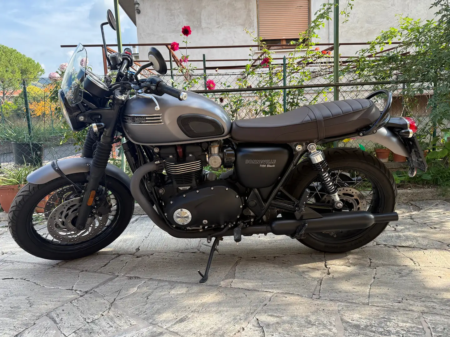 Triumph Bonneville T120 T120 black Grigio - 1