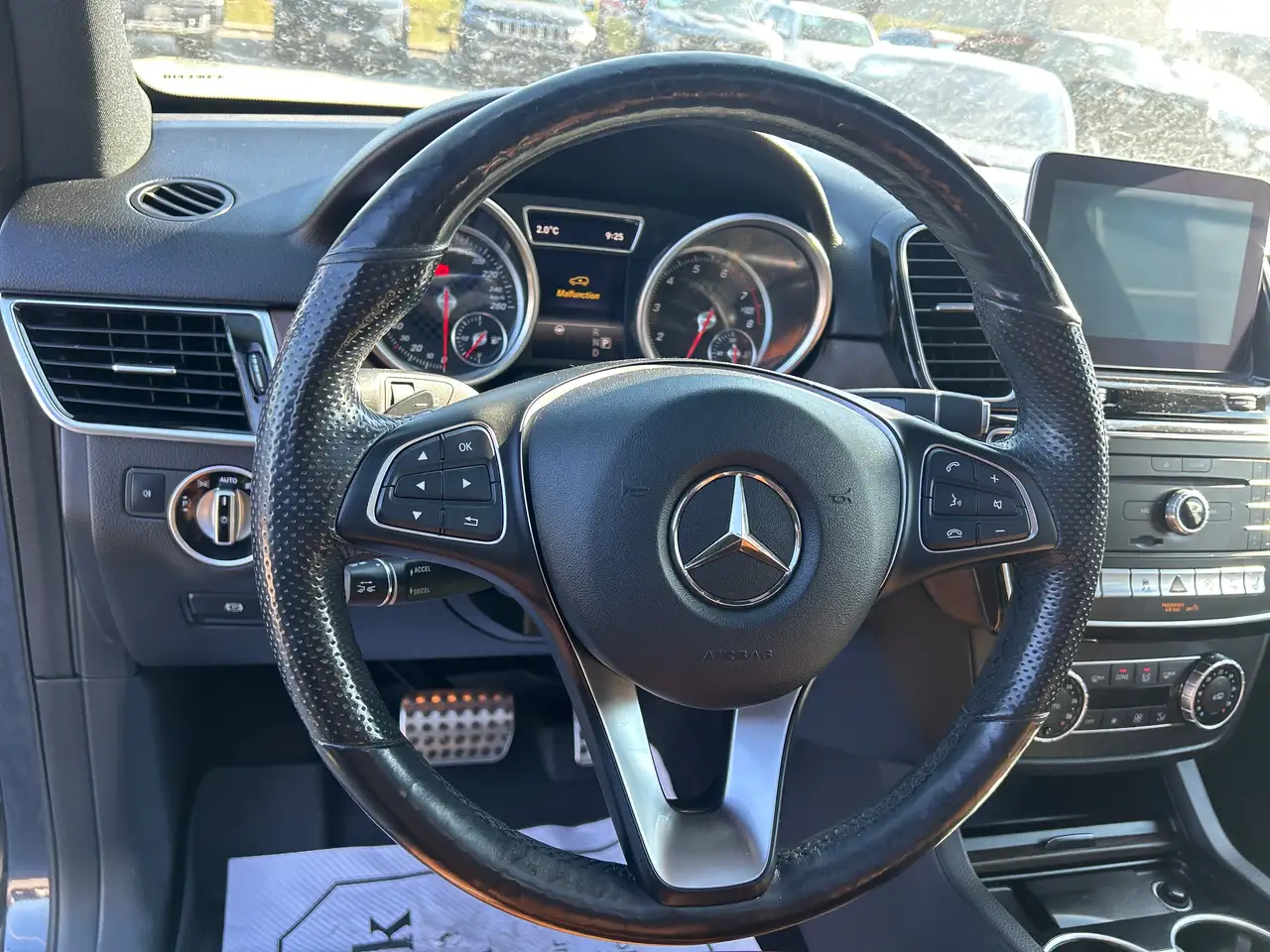 Mercedes-Benz GLE снимка Mercedes-Benz GLE