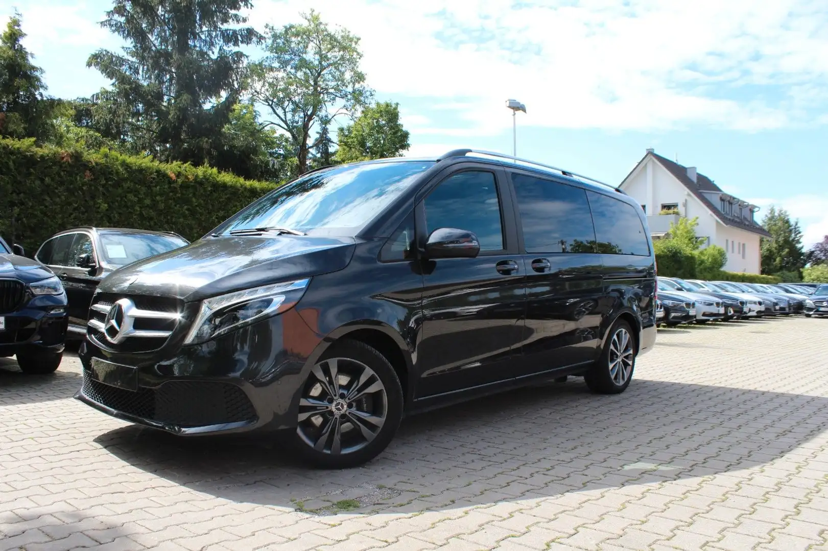 Mercedes-Benz V 300 d*4Matic* EDITION Lan*AMG*Nai P*Kamera*AHK Noir - 1