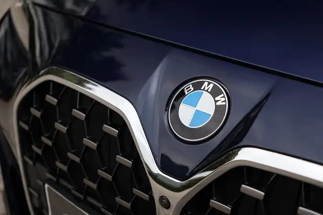 BMW 4 Series view 14