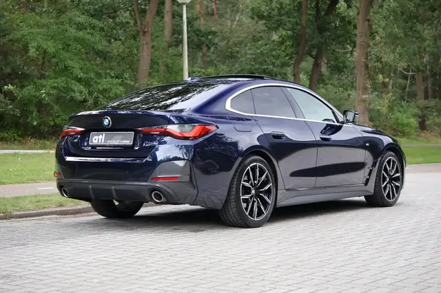 BMW 4 Series view 9