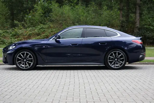 BMW 4 Series view 3