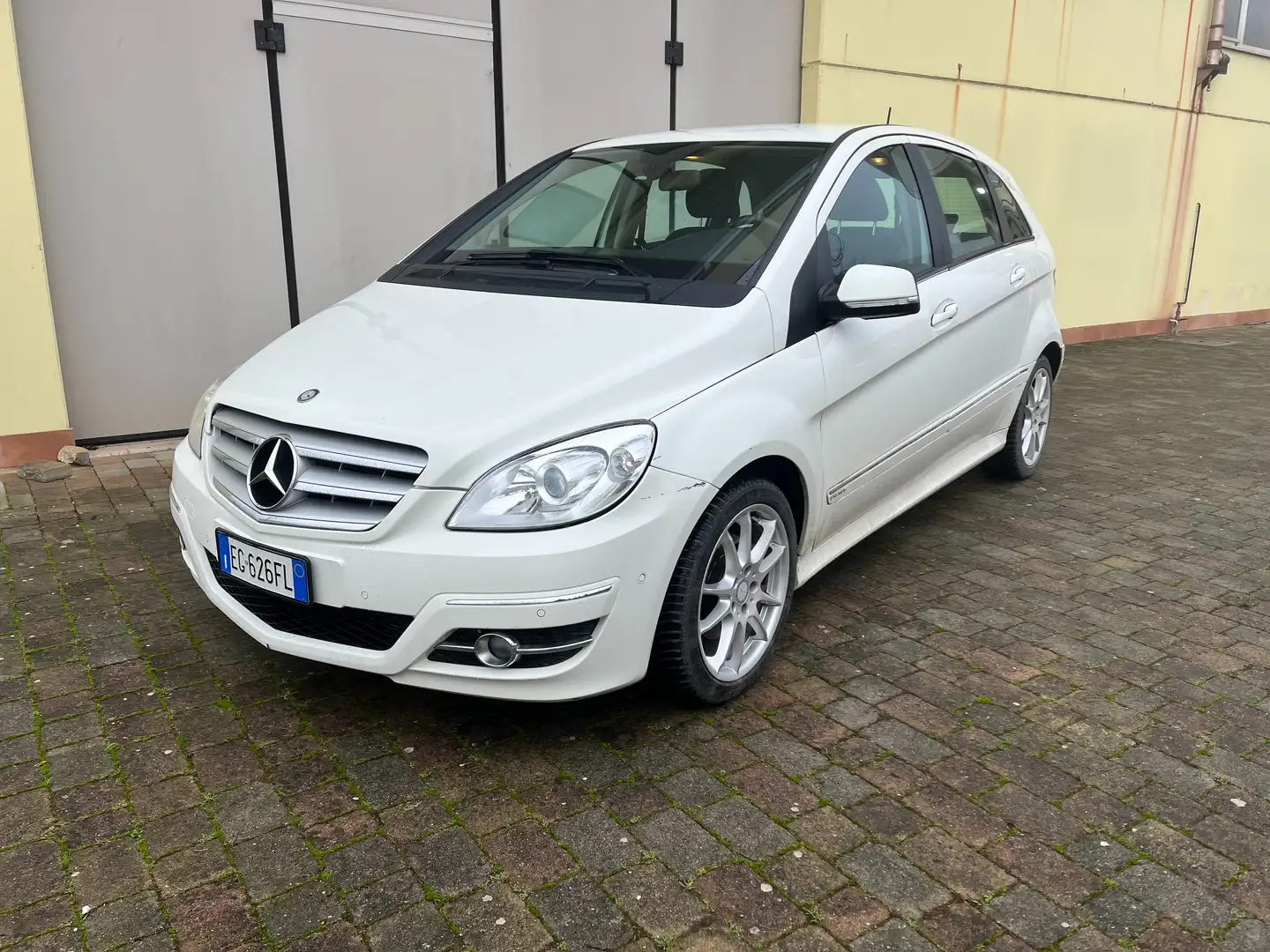 Mercedes-Benz B 180 Classe B 180 cdi Premium Blanc - 1