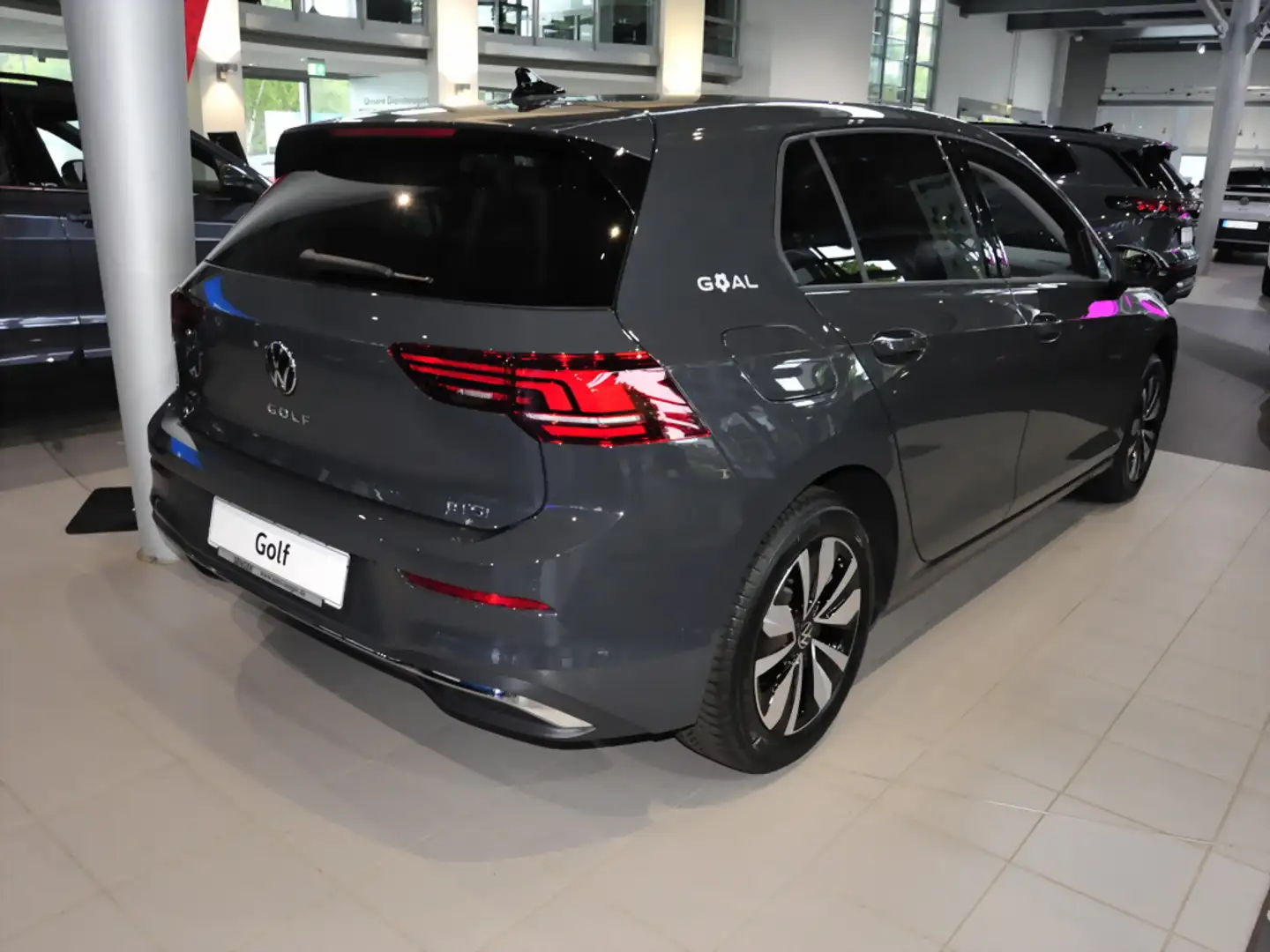 Volkswagen Golf GOAL 1,5 l eTSI Travel Assist Paket LED Grau - 2