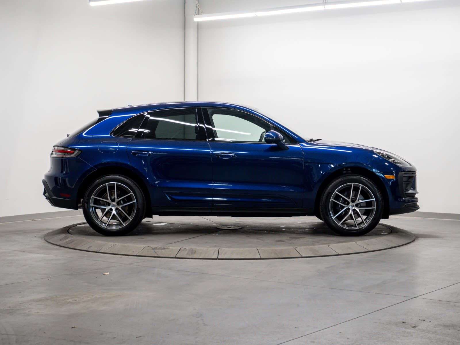 2025 Porsche Macan Fresh New Arrival, Low Mileage, Full Services, Ple thumb 7