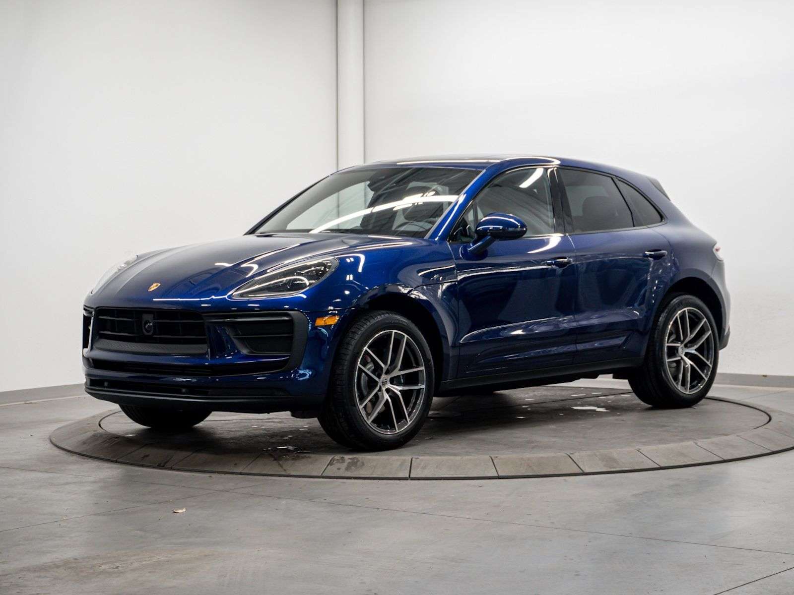2025 Porsche Macan Fresh New Arrival, Low Mileage, Full Services, Ple