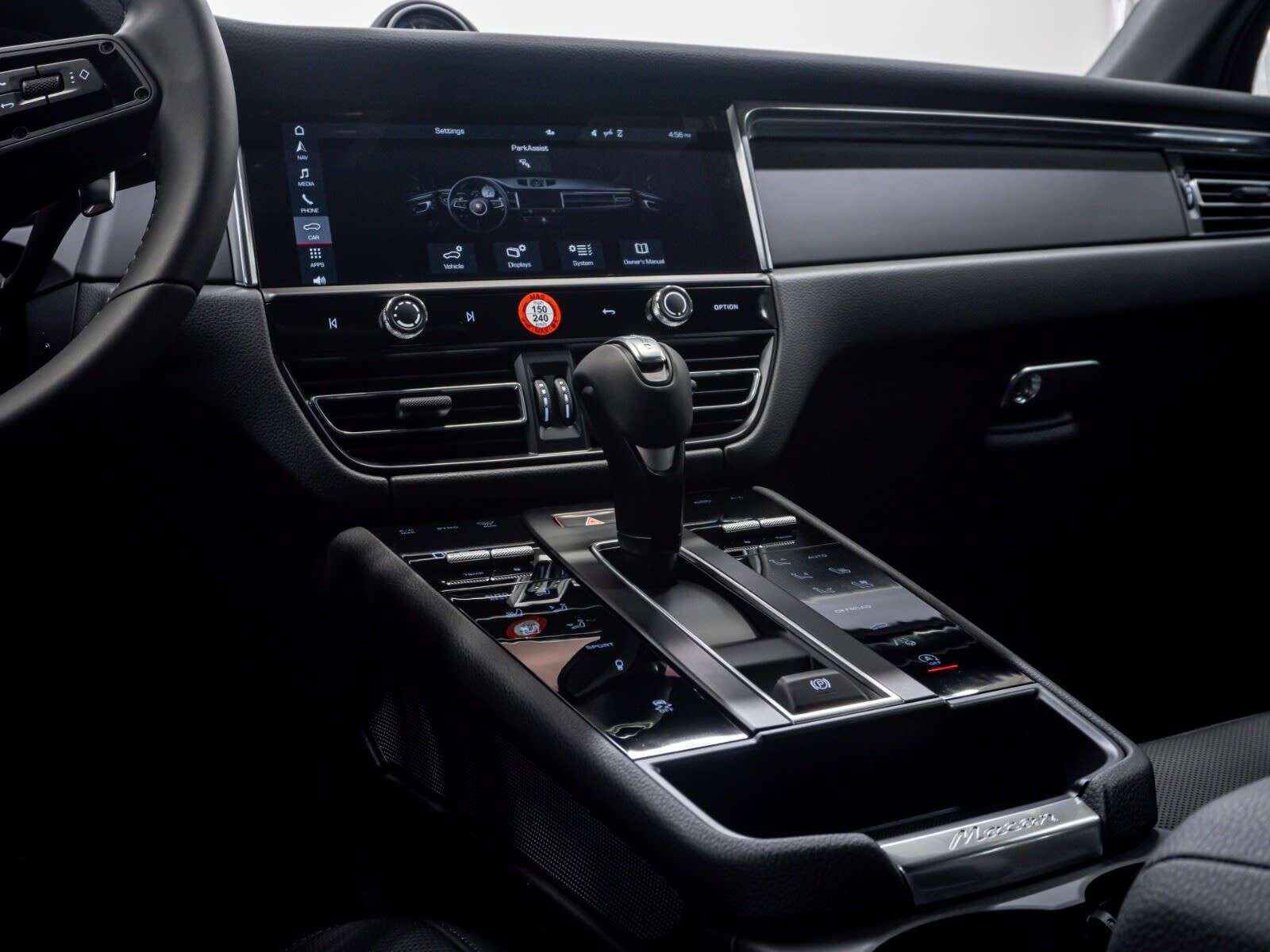 2025 Porsche Macan Fresh New Arrival, Low Mileage, Full Services, Ple thumb 17