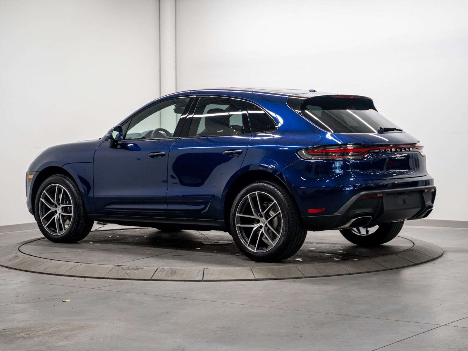 2025 Porsche Macan Fresh New Arrival, Low Mileage, Full Services, Ple alt 3