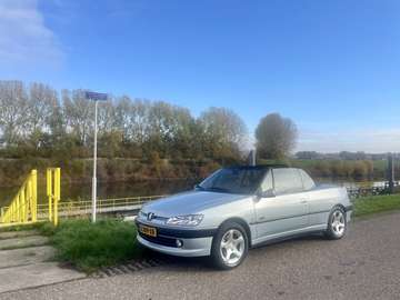 1.6 Cabriolet Uitvoering St. Tropez