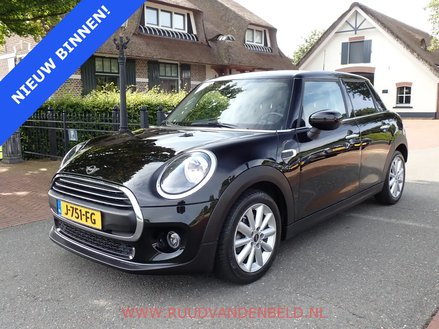 MINI One 1.5 Pepper NAVI / CARPLAY / PDC / CRUISE Zwart - 1