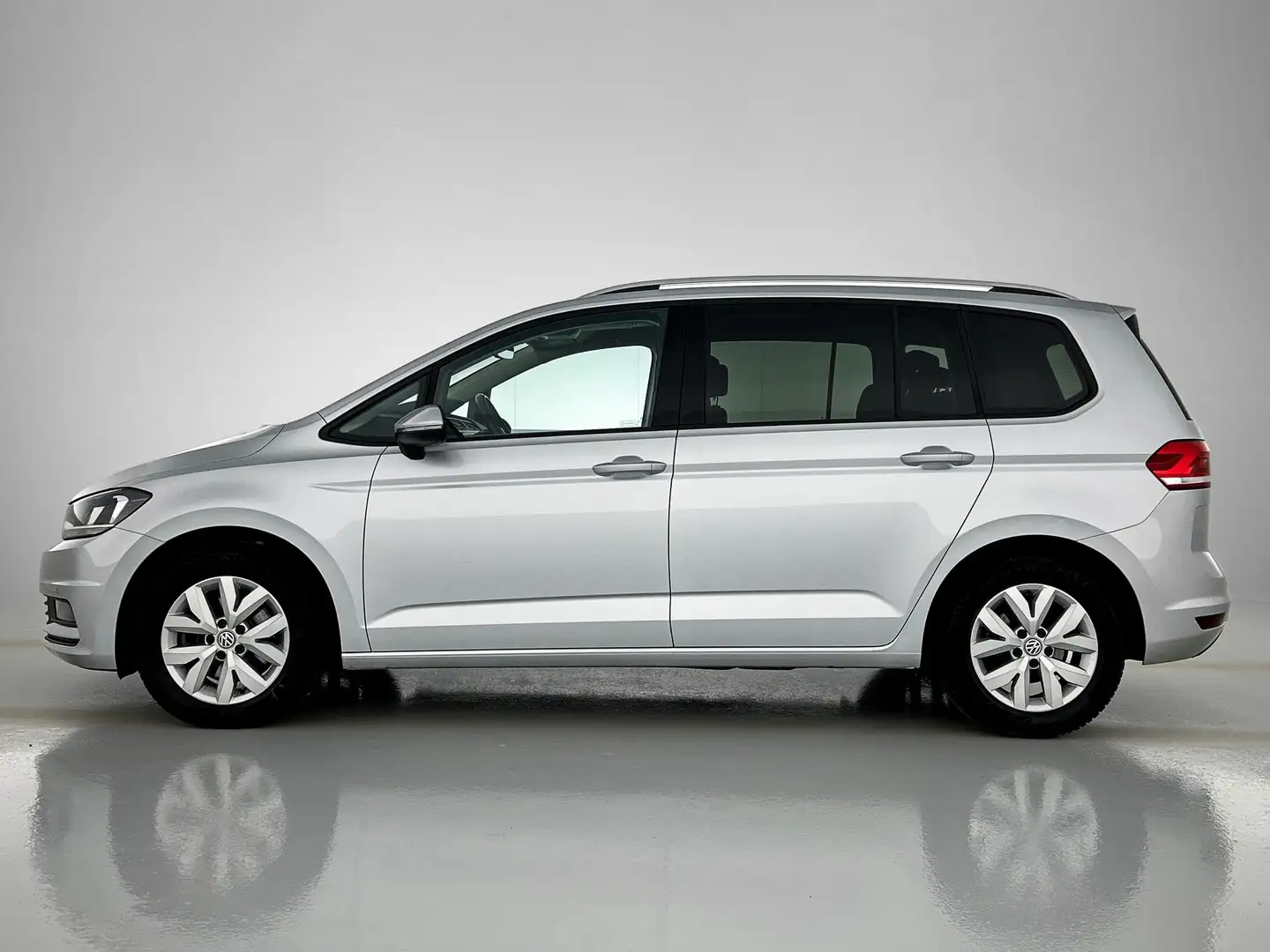 Volkswagen Touran 2.0 TDI Automaat Comfort-Business / Trekhaak / Nav Grijs - 2