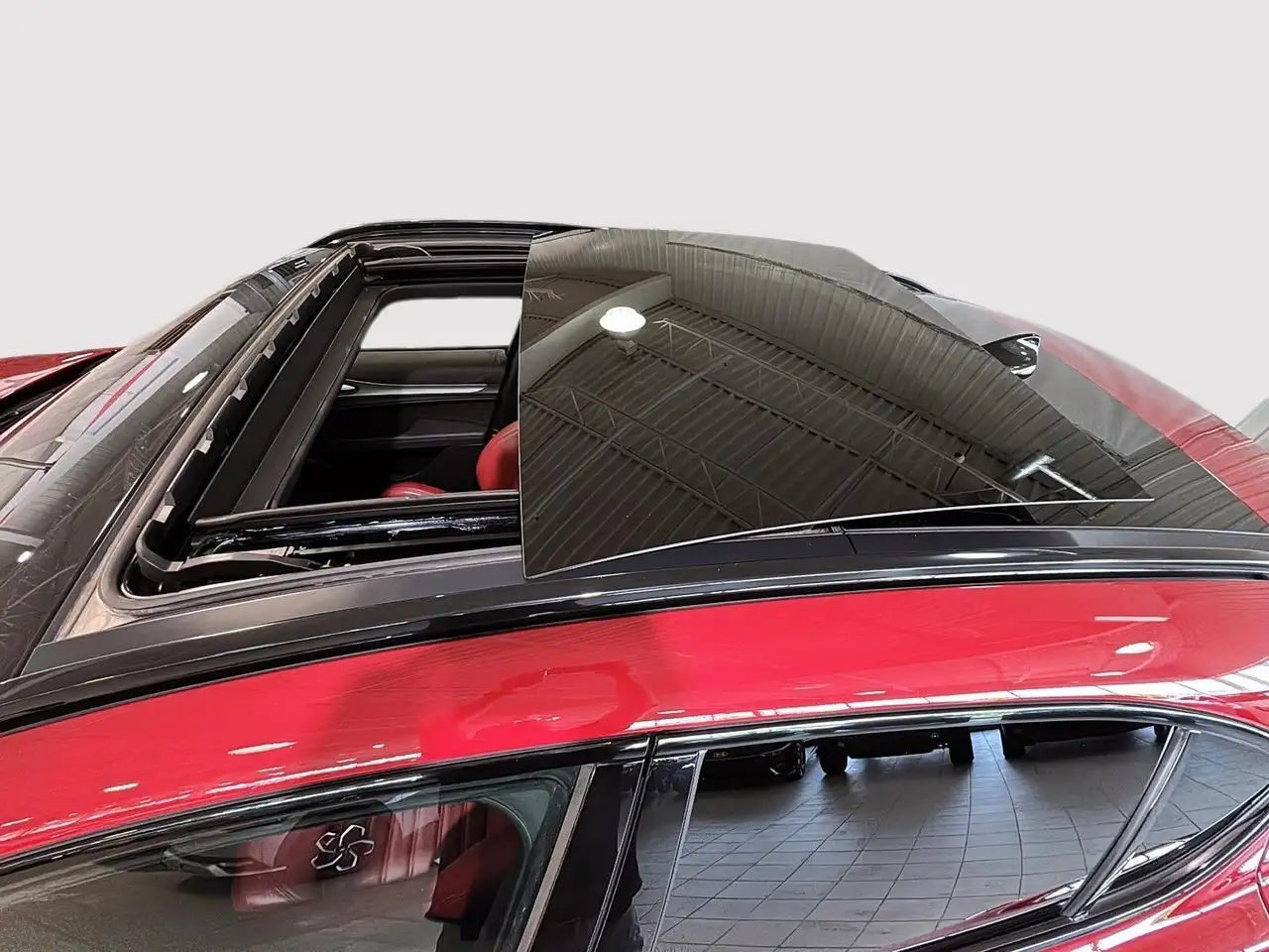 Alfa Romeo Stelvio снимка Alfa Romeo Stelvio