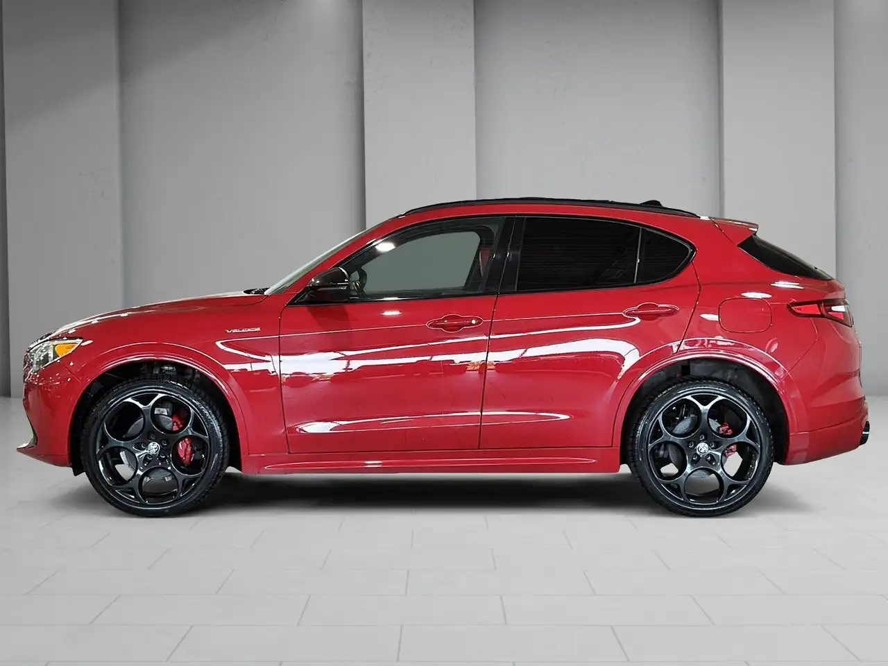 Alfa Romeo Stelvio снимка Alfa Romeo Stelvio
