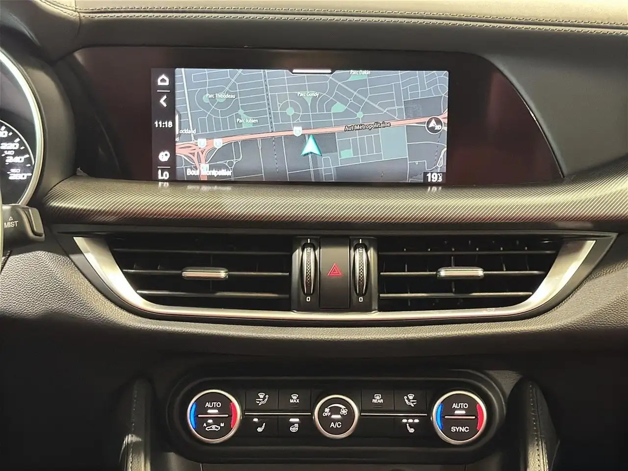 Alfa Romeo Stelvio снимка Alfa Romeo Stelvio