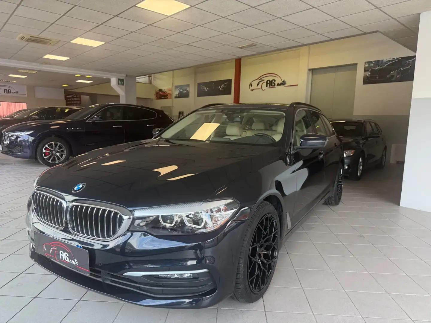 BMW 530 530d xDrive 249CV Luxury Blu/Azzurro - 1
