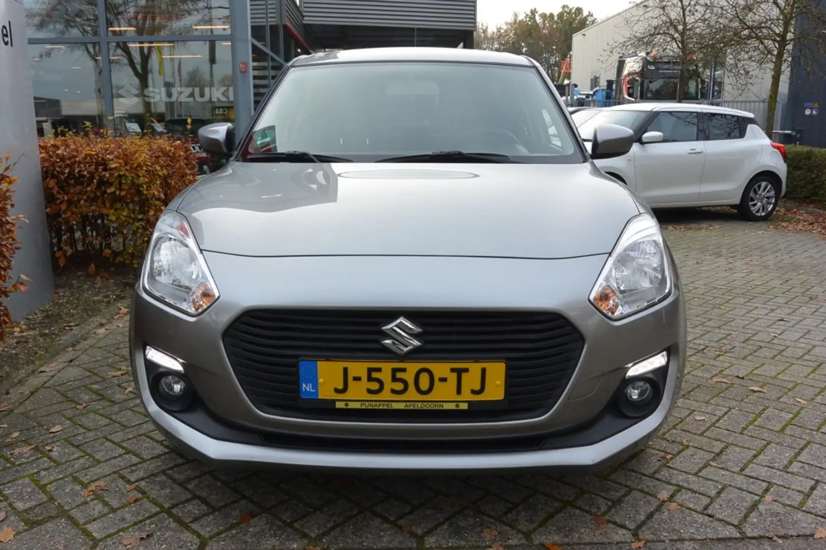 Suzuki Swift 1.2 Select 5-deurs Smart Hybrid Grau - 2
