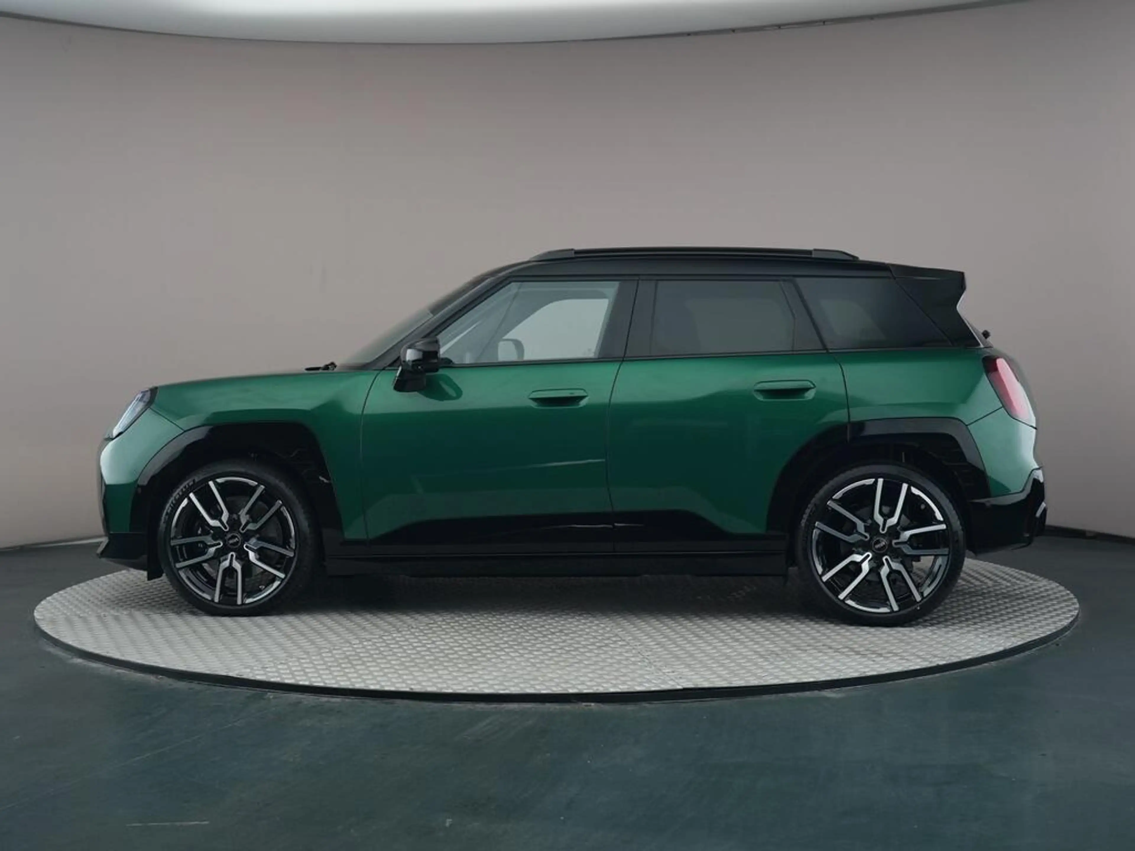 MINI Aceman SE Favoured XL 54.2 kWh — photo 7