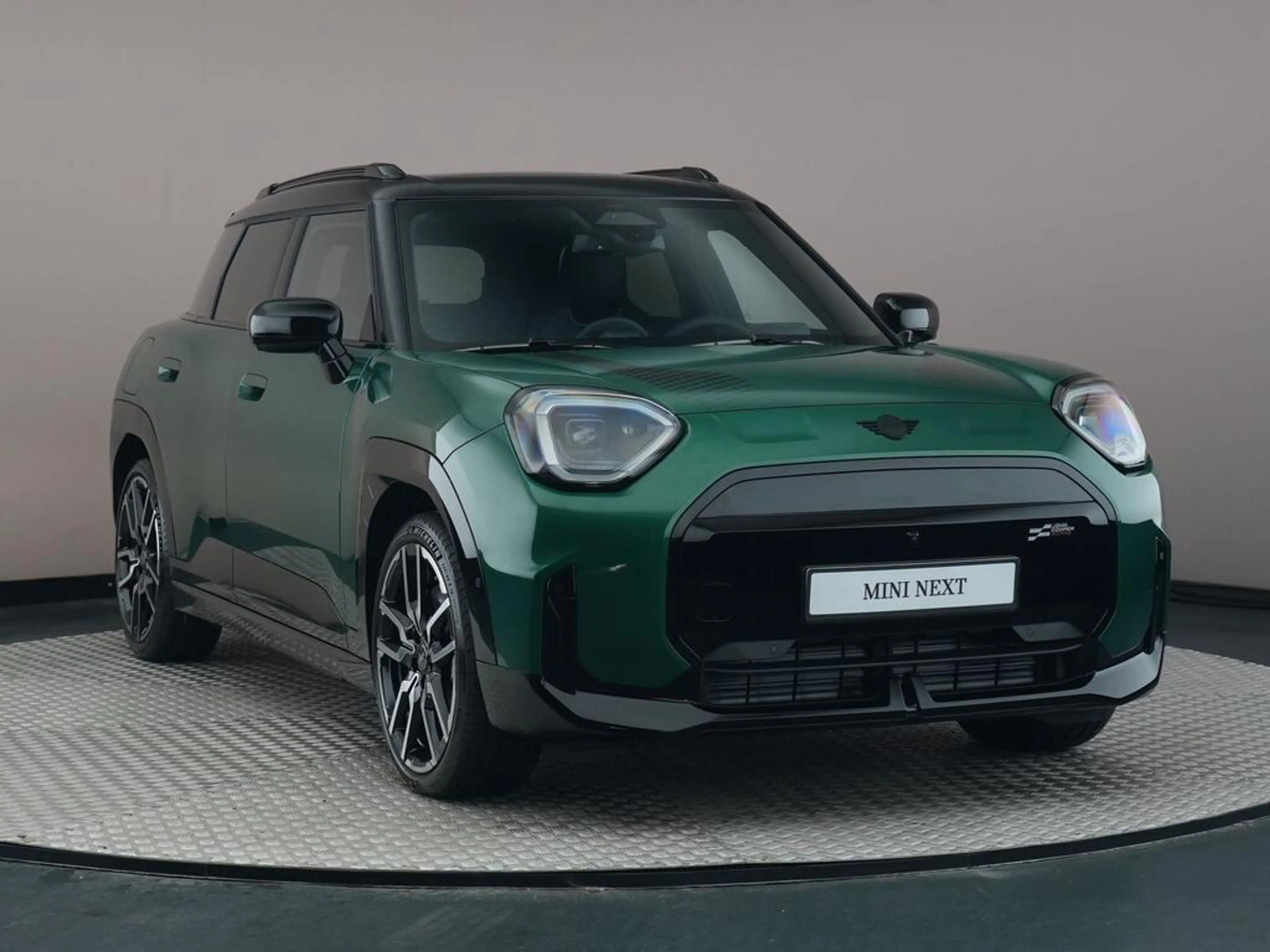 MINI Aceman SE Favoured XL 54.2 kWh — photo 3