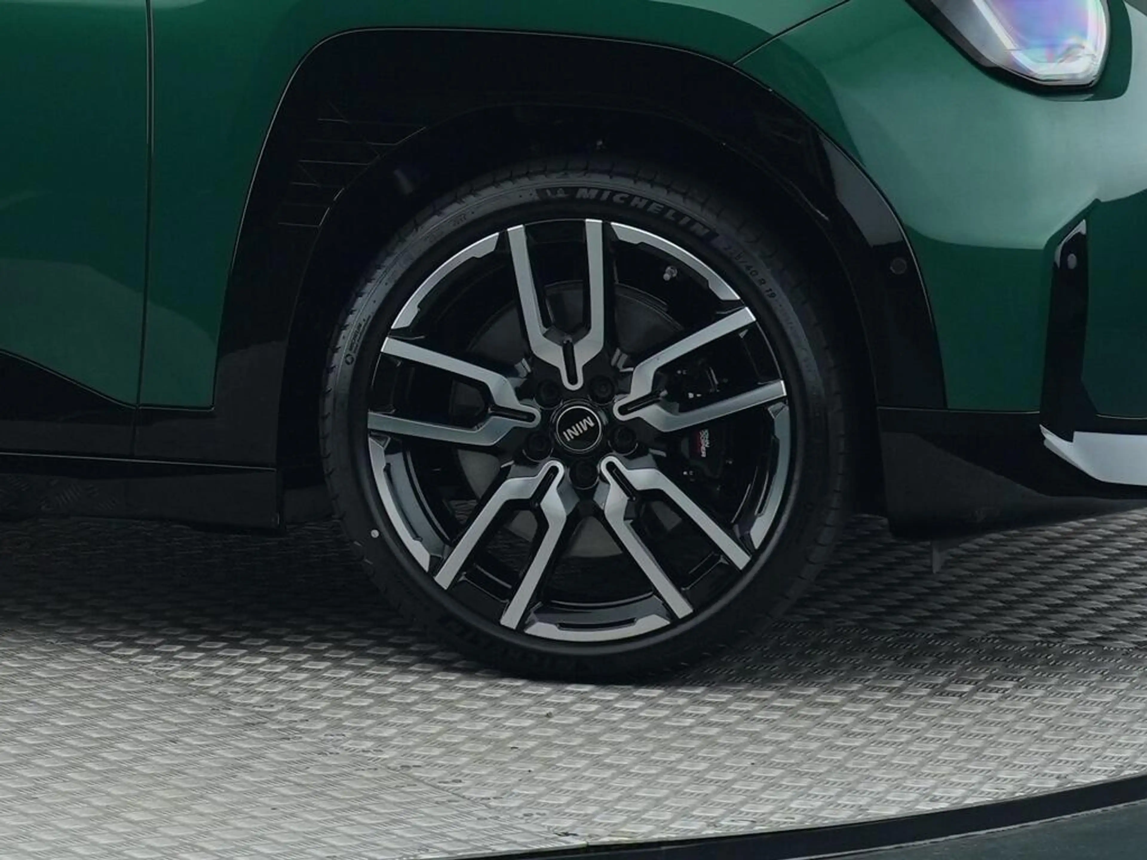 MINI Aceman SE Favoured XL 54.2 kWh — photo 15