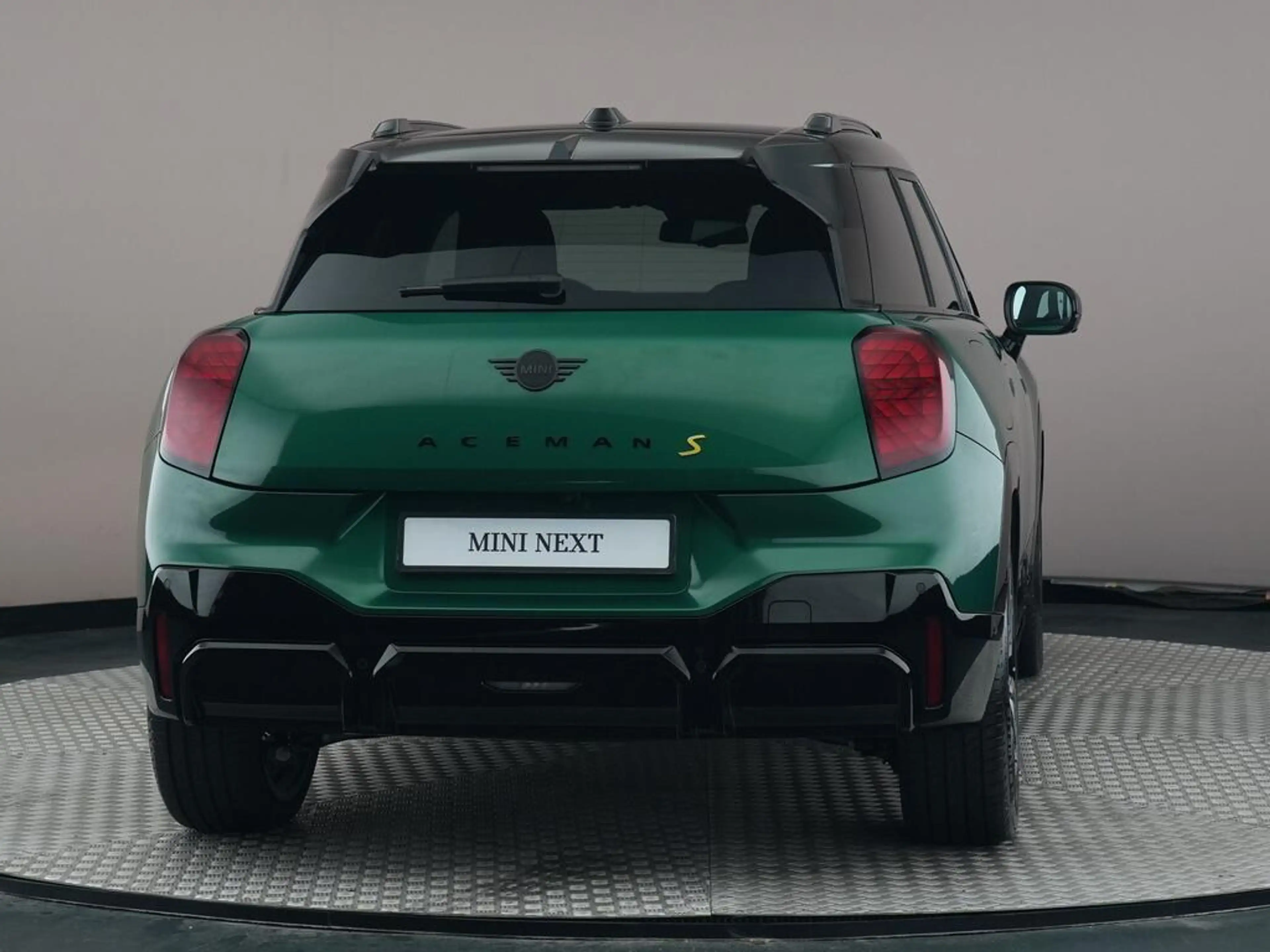 MINI Aceman SE Favoured XL 54.2 kWh — photo 9