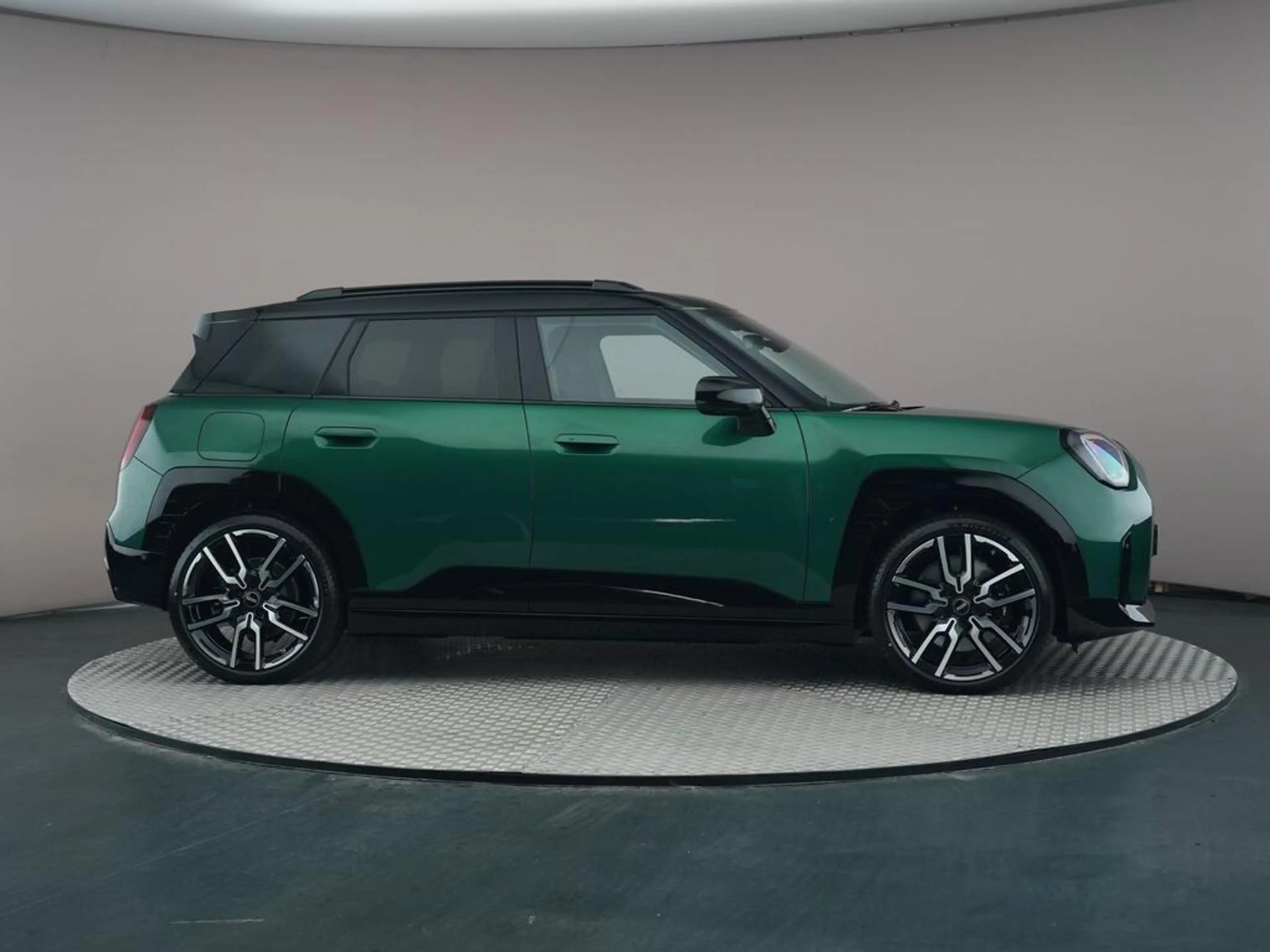 MINI Aceman SE Favoured XL 54.2 kWh — photo 8