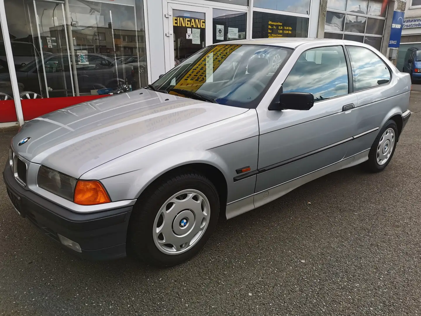 BMW 316 Coupe Silver - 2