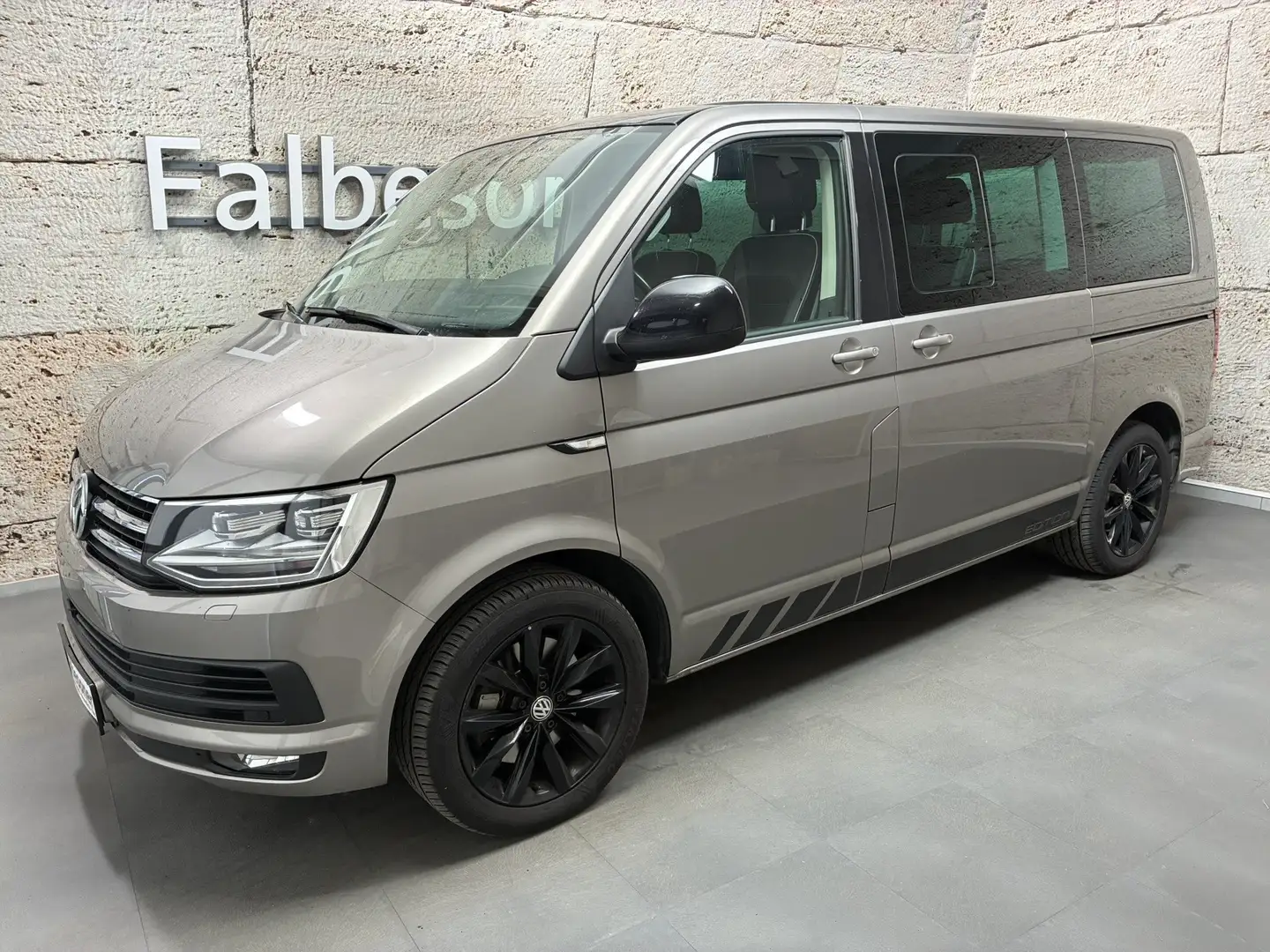 Volkswagen T6 Multivan 2,0 TDI 4Motion Edition Beige - 2