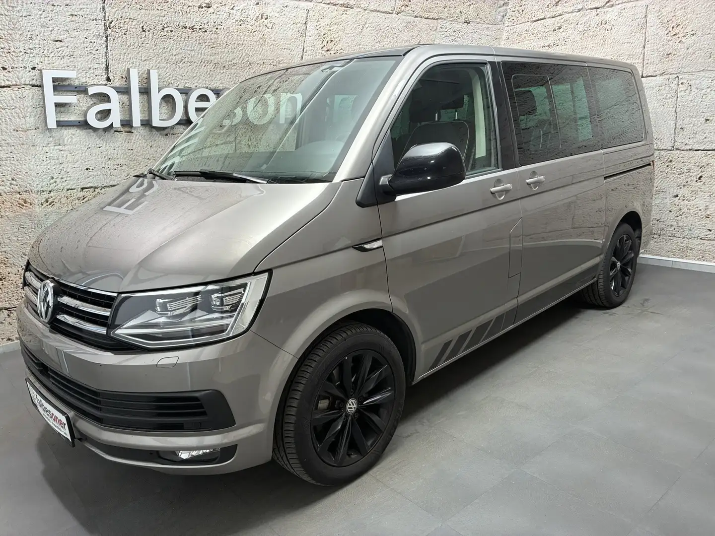 Volkswagen T6 Multivan 2,0 TDI 4Motion Edition Beige - 1