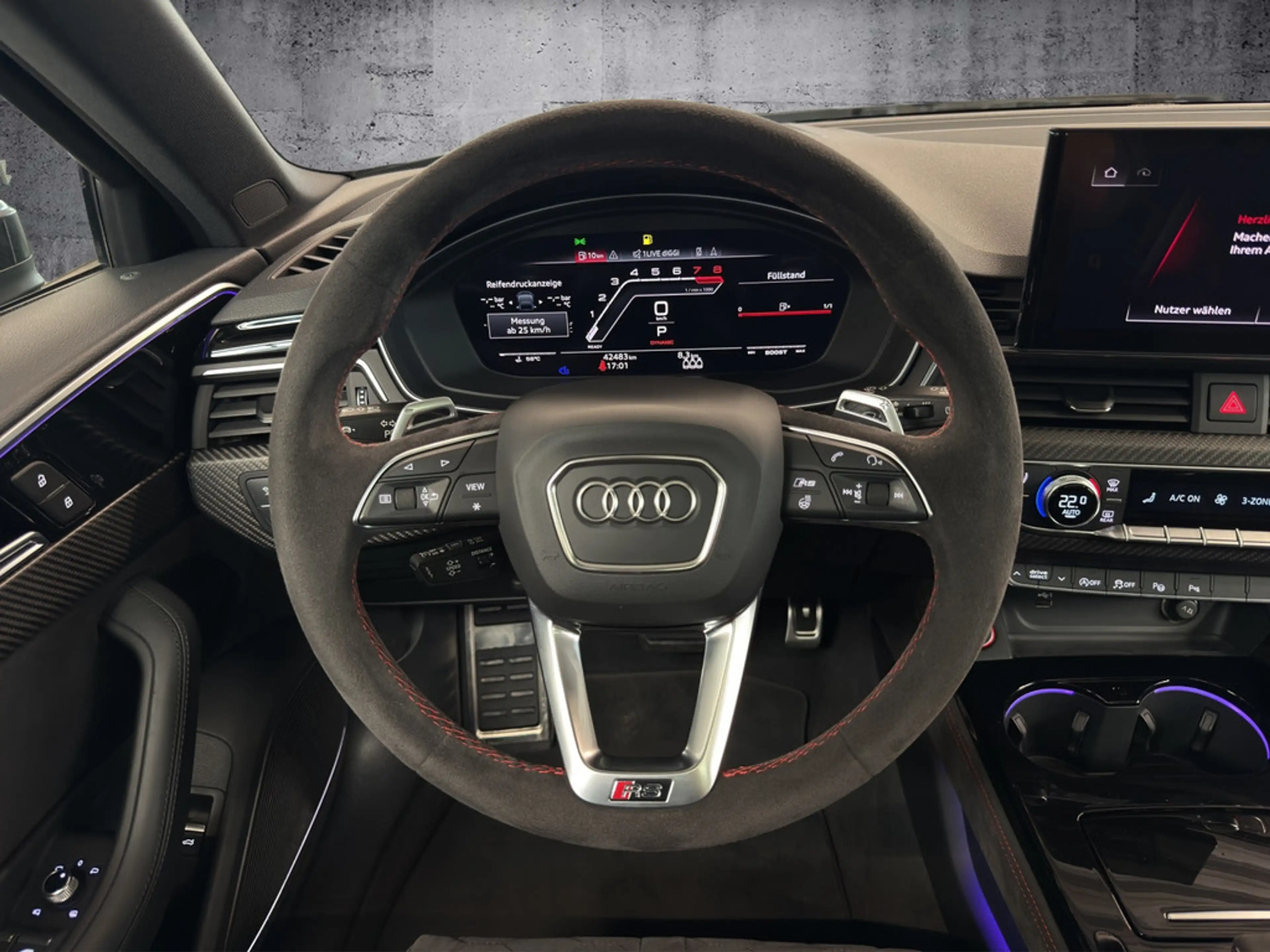 Audi RS4 — photo 12