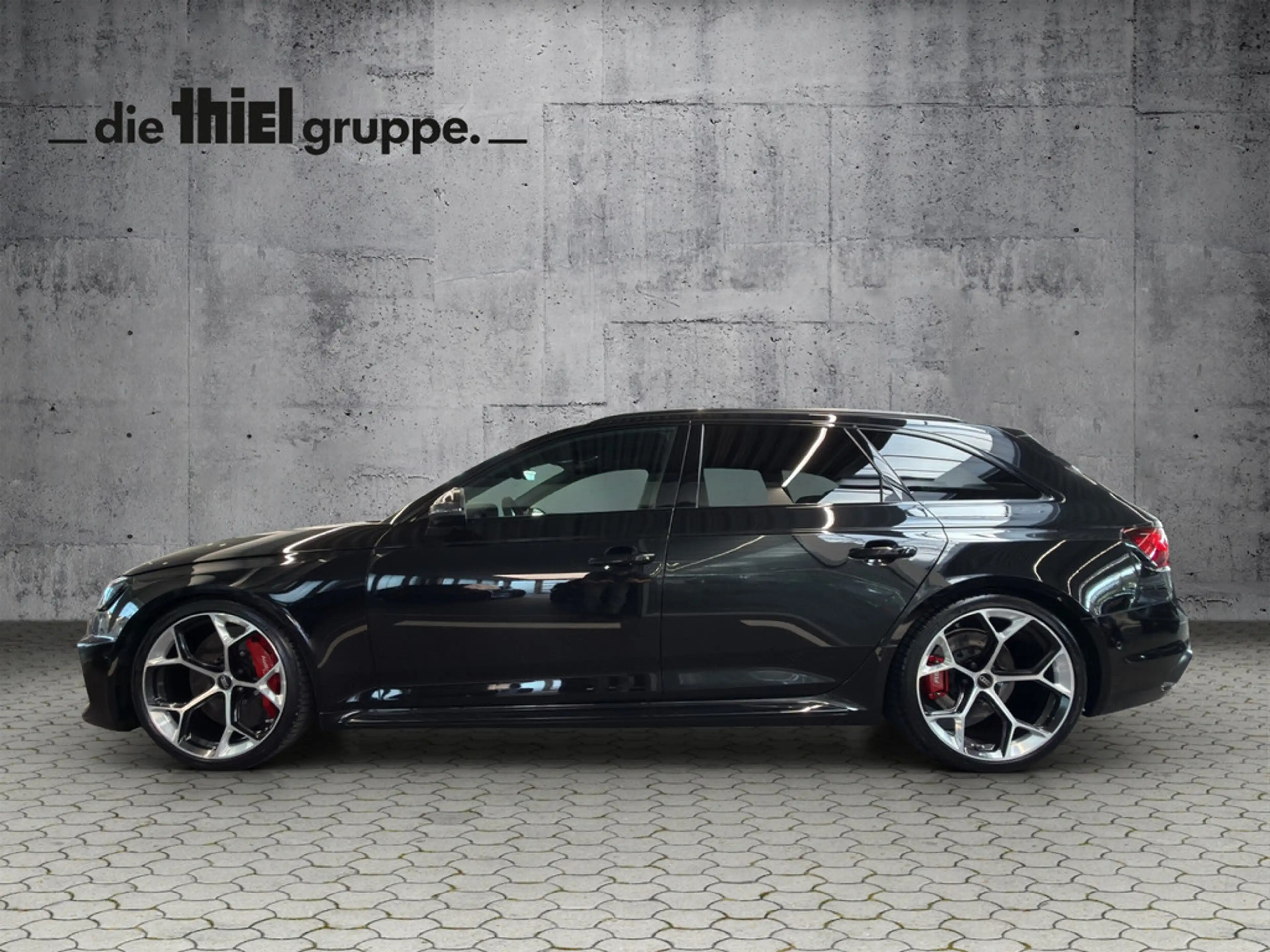 Audi RS4 — photo 3