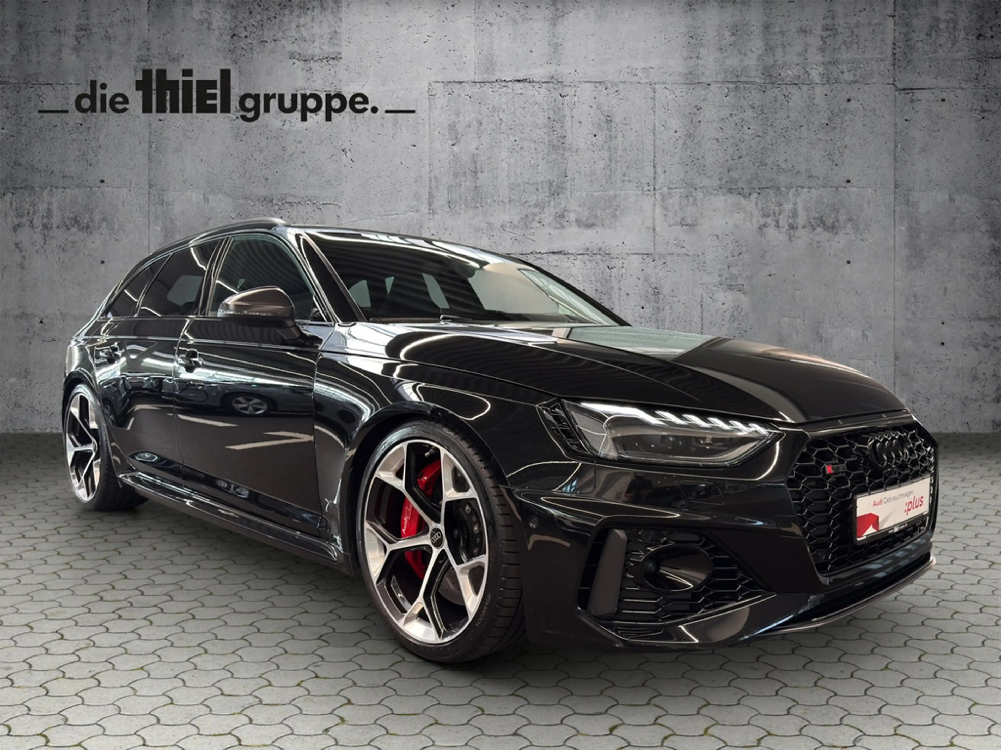 Audi RS4 — photo 8